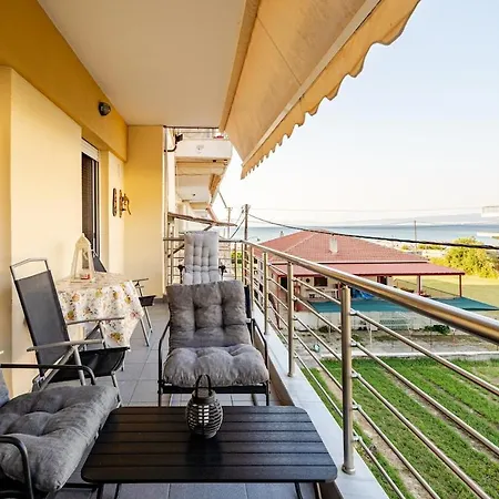 Family By The Sea Apartment
