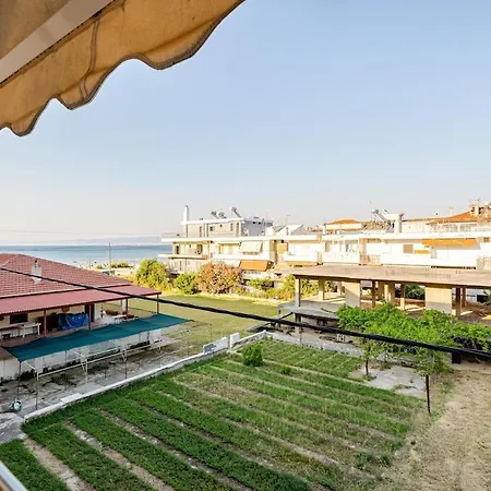 Family By The Sea Apartment
